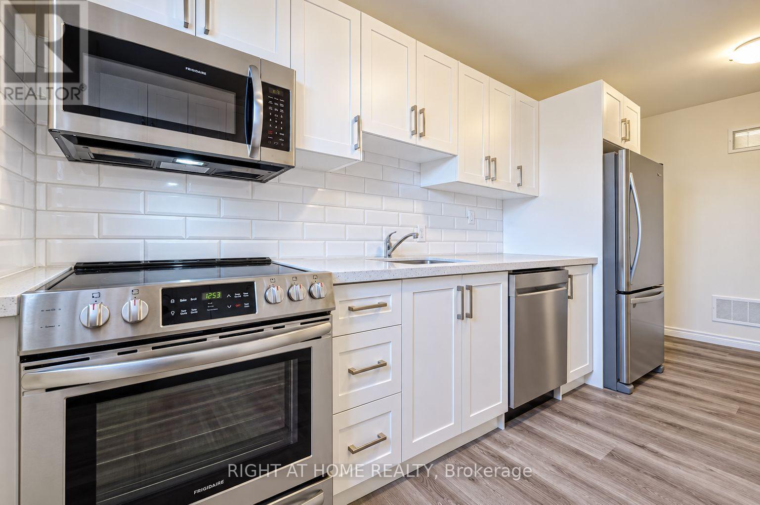 UPPER - 843 DANFORTH AVENUE, Toronto (Blake-Jones) — photo 9