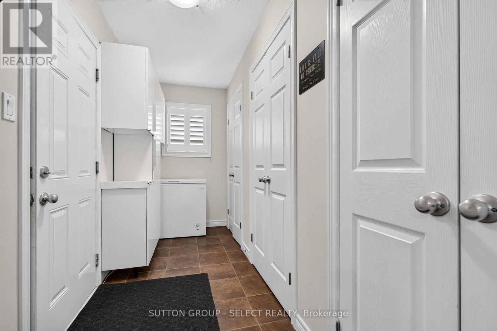 1653 CEDARCREEK CRESCENT - Image 24