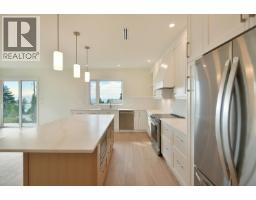 5112 Chapman Road, Sechelt, BC V7Z0G4 Photo 9