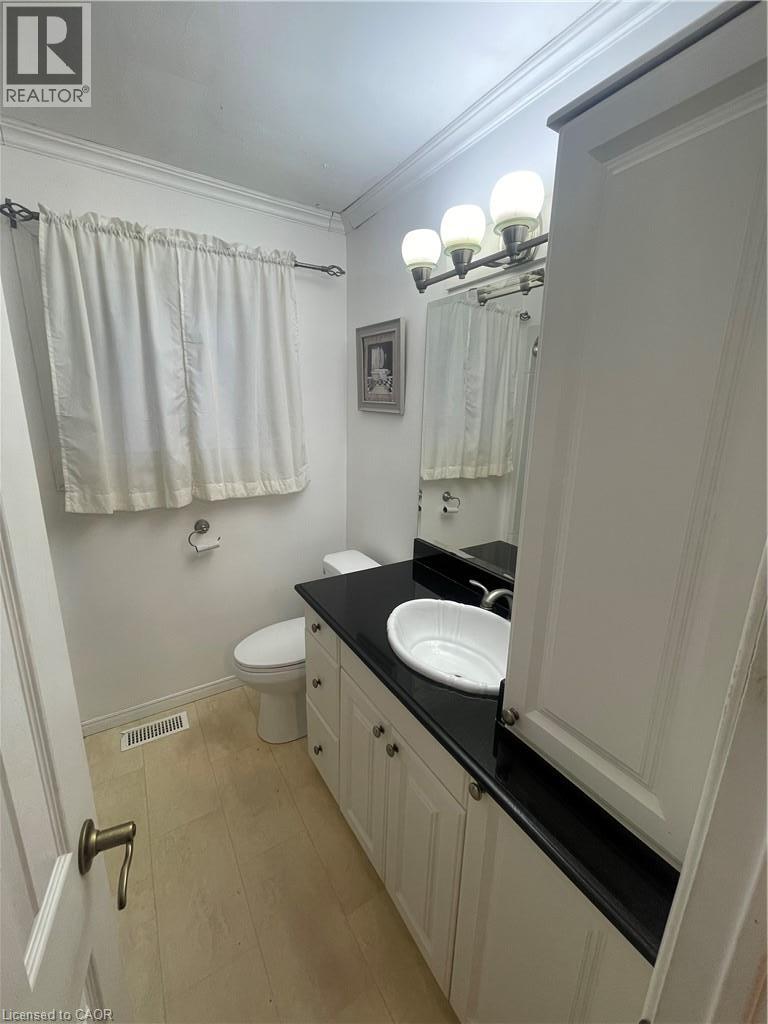 23 WOODSVIEW Avenue, Grimsby — photo 11