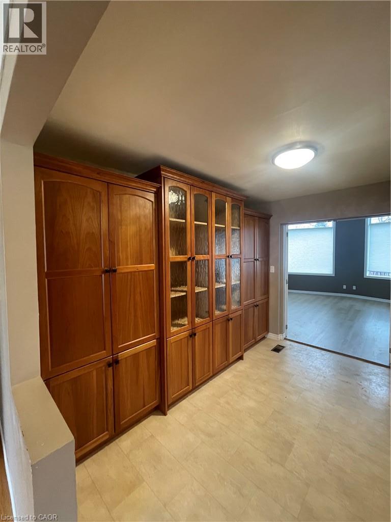 23 WOODSVIEW Avenue, Grimsby — photo 5