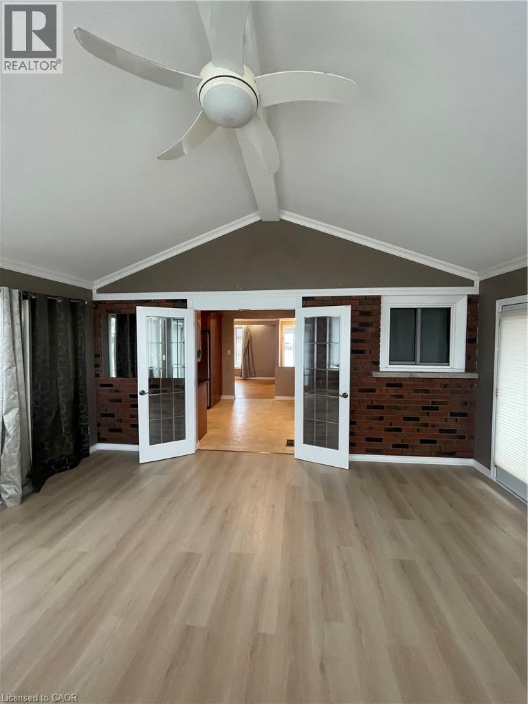 23 WOODSVIEW Avenue, Grimsby — photo 9