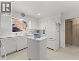 Kitchen - 2214 Victoria Avenue, Windsor, ON N8X1R1 Photo 7