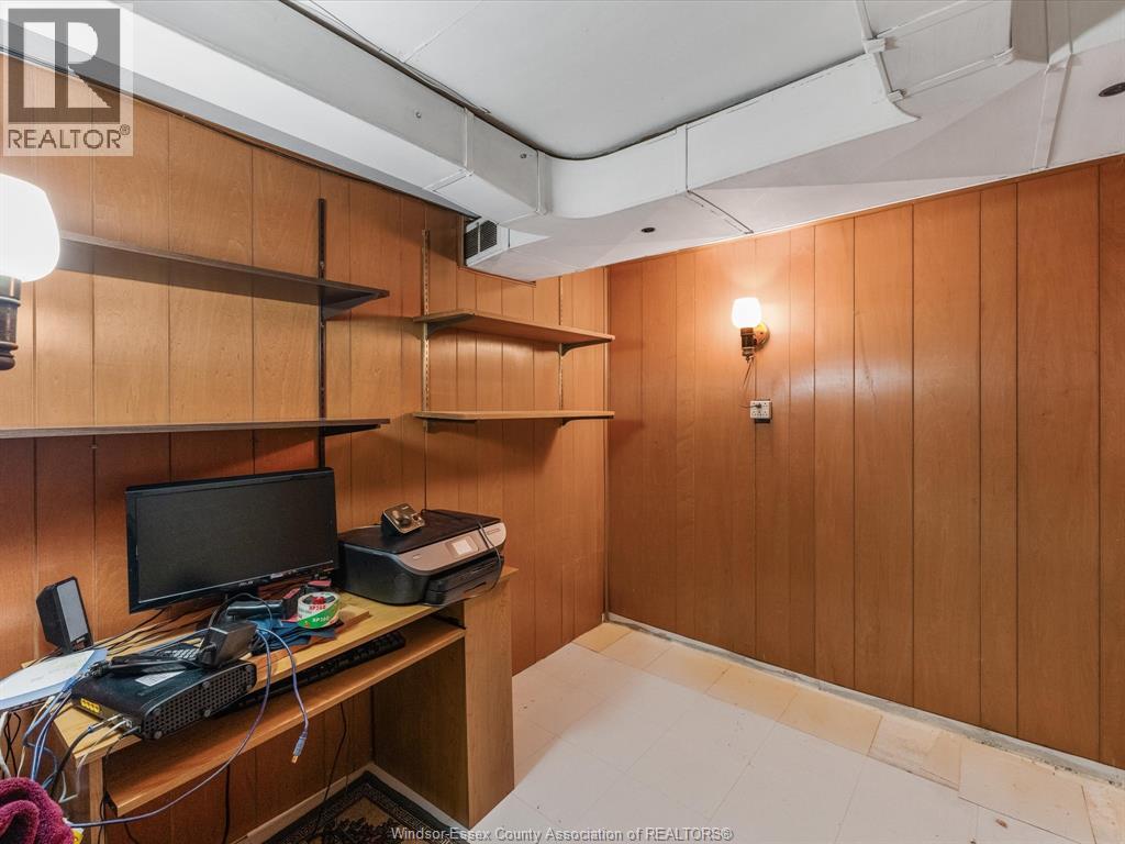 2214 VICTORIA AVENUE - Image 32