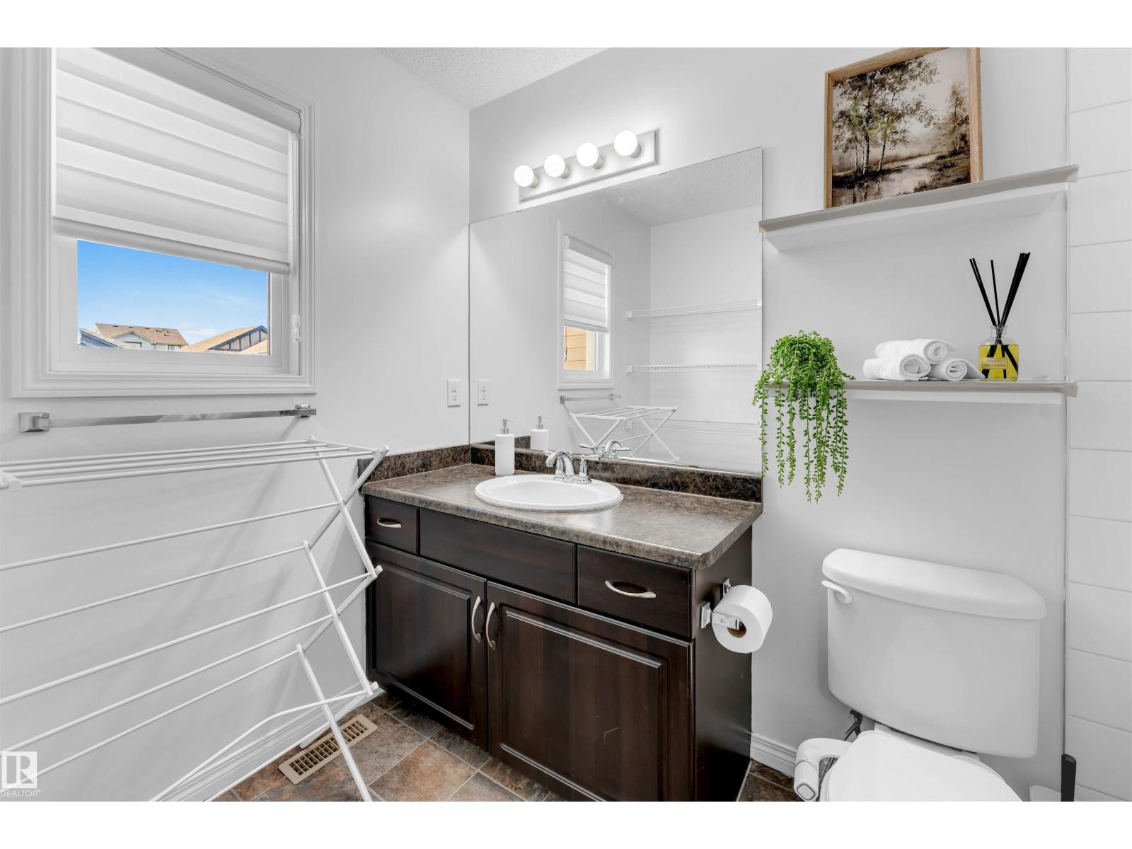 3908 166 AV NW - Image 37