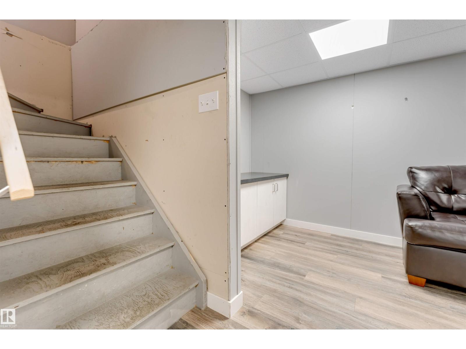 3908 166 AV NW - Image 38