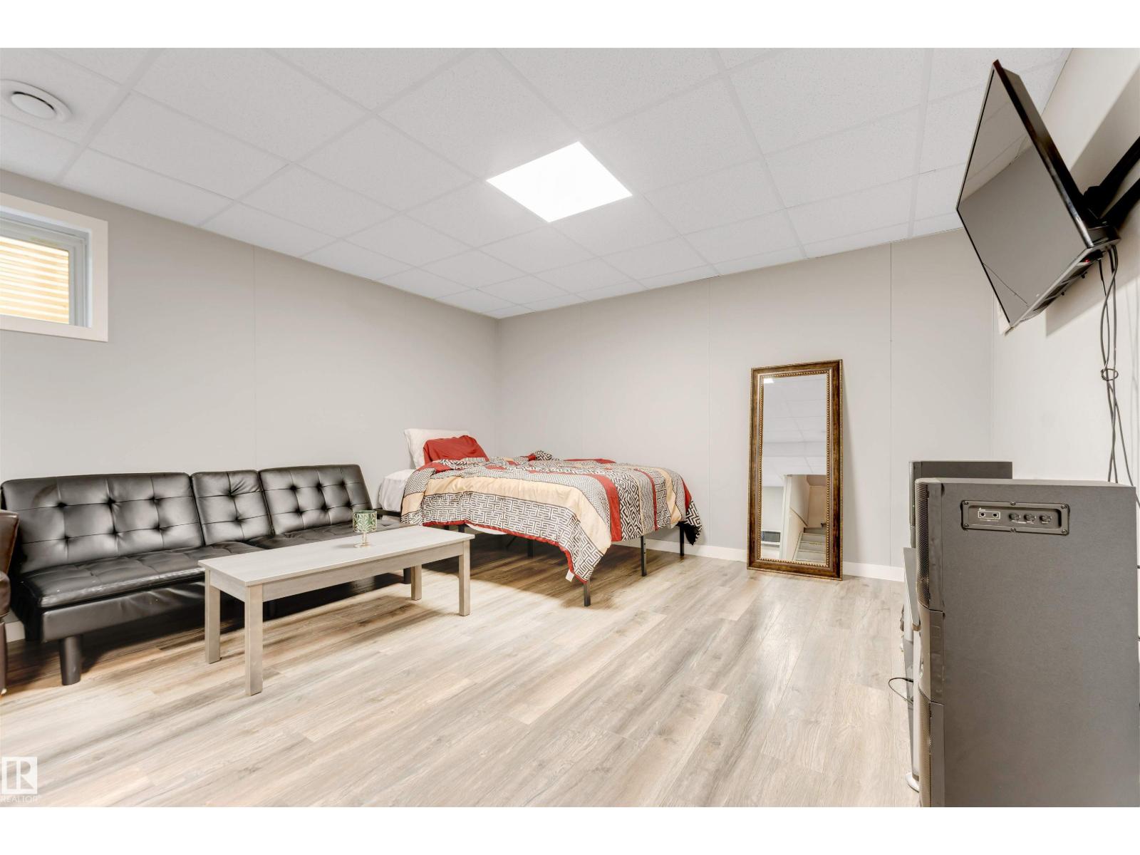 3908 166 AV NW - Image 40