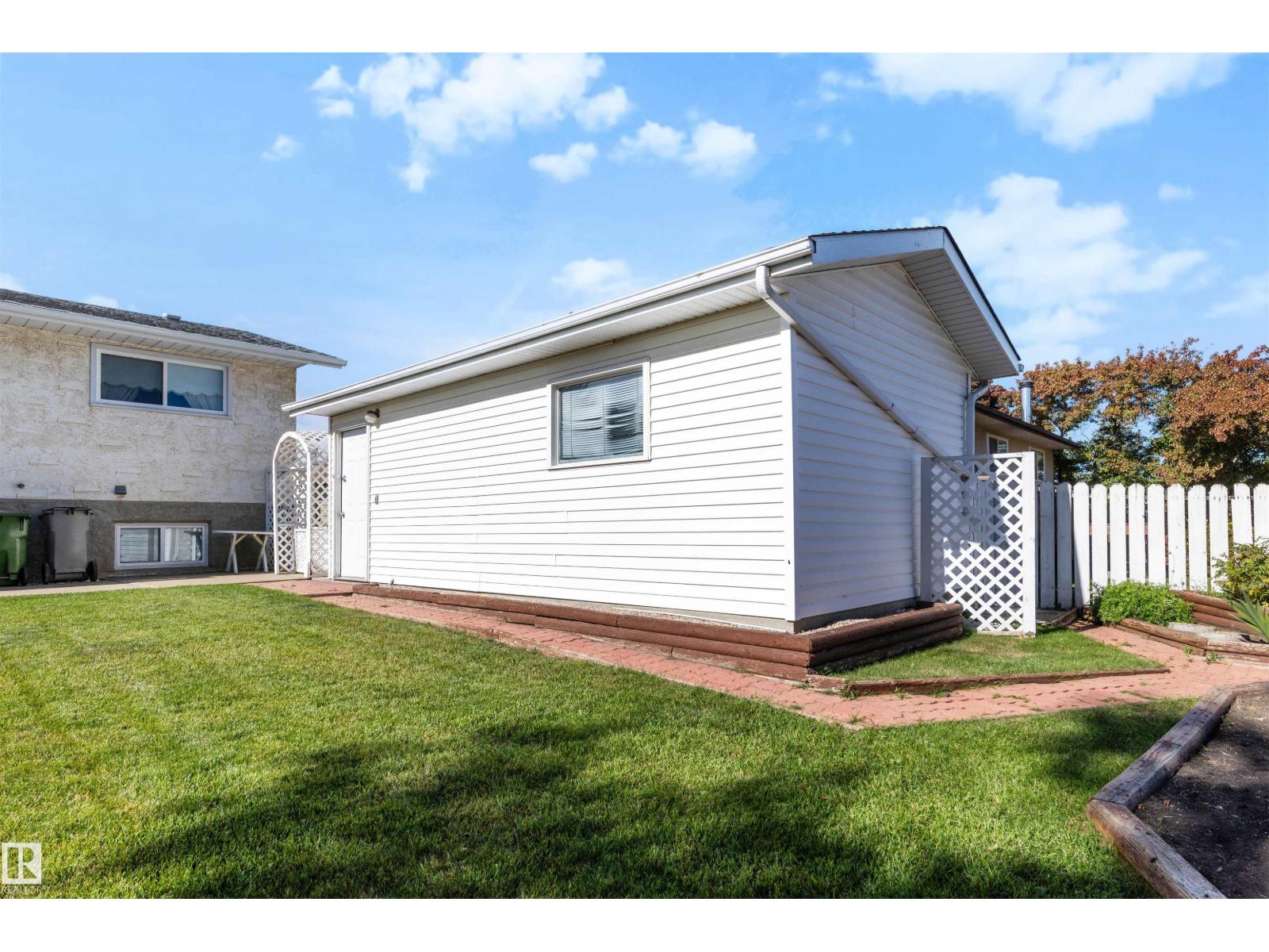 9703 104 ST - 25