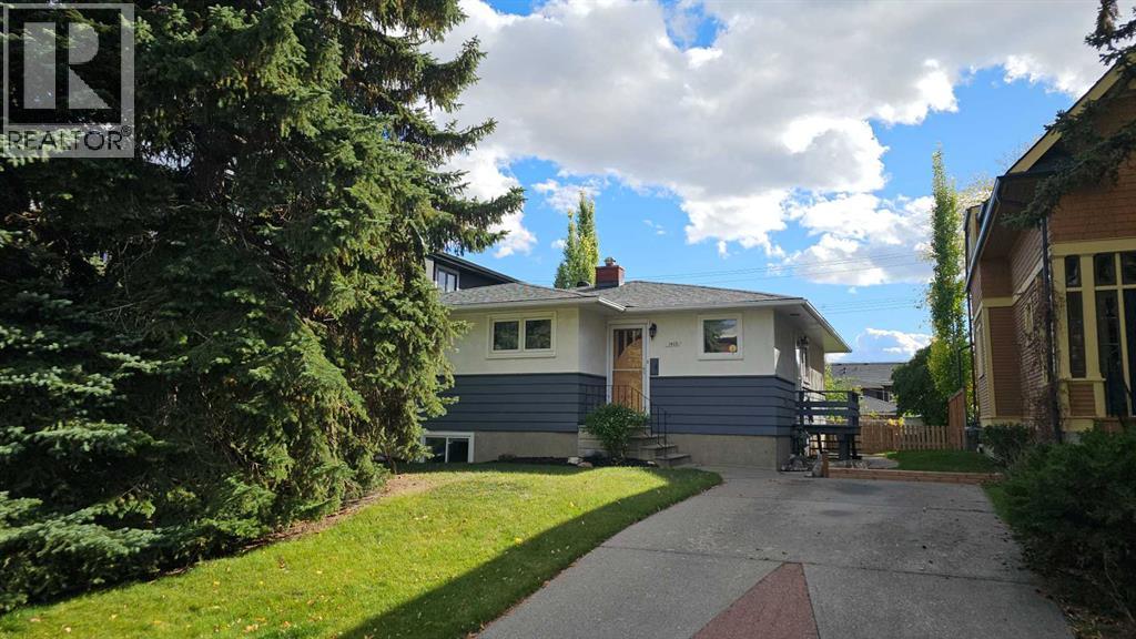 1905 32 Avenue SW - photo 2