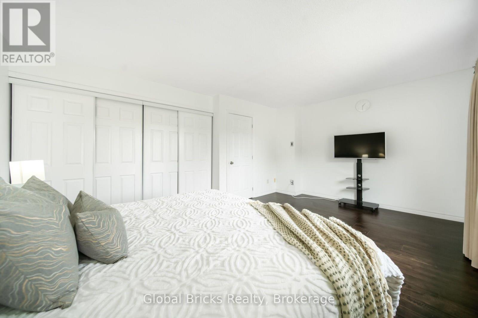27- 15 Green Valley Drive, Kitchener, ON photo 27