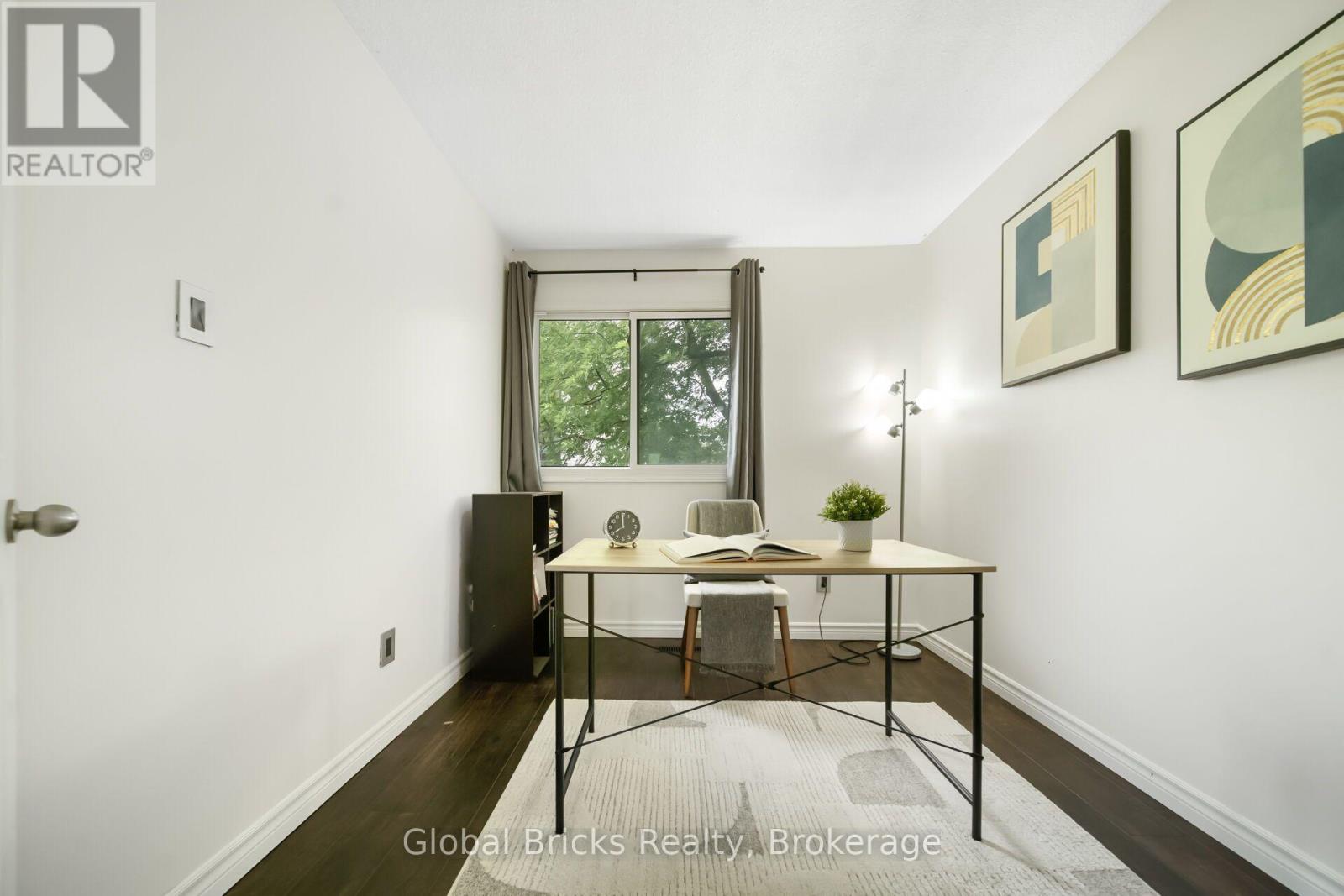 27- 15 Green Valley Drive, Kitchener, ON photo 32