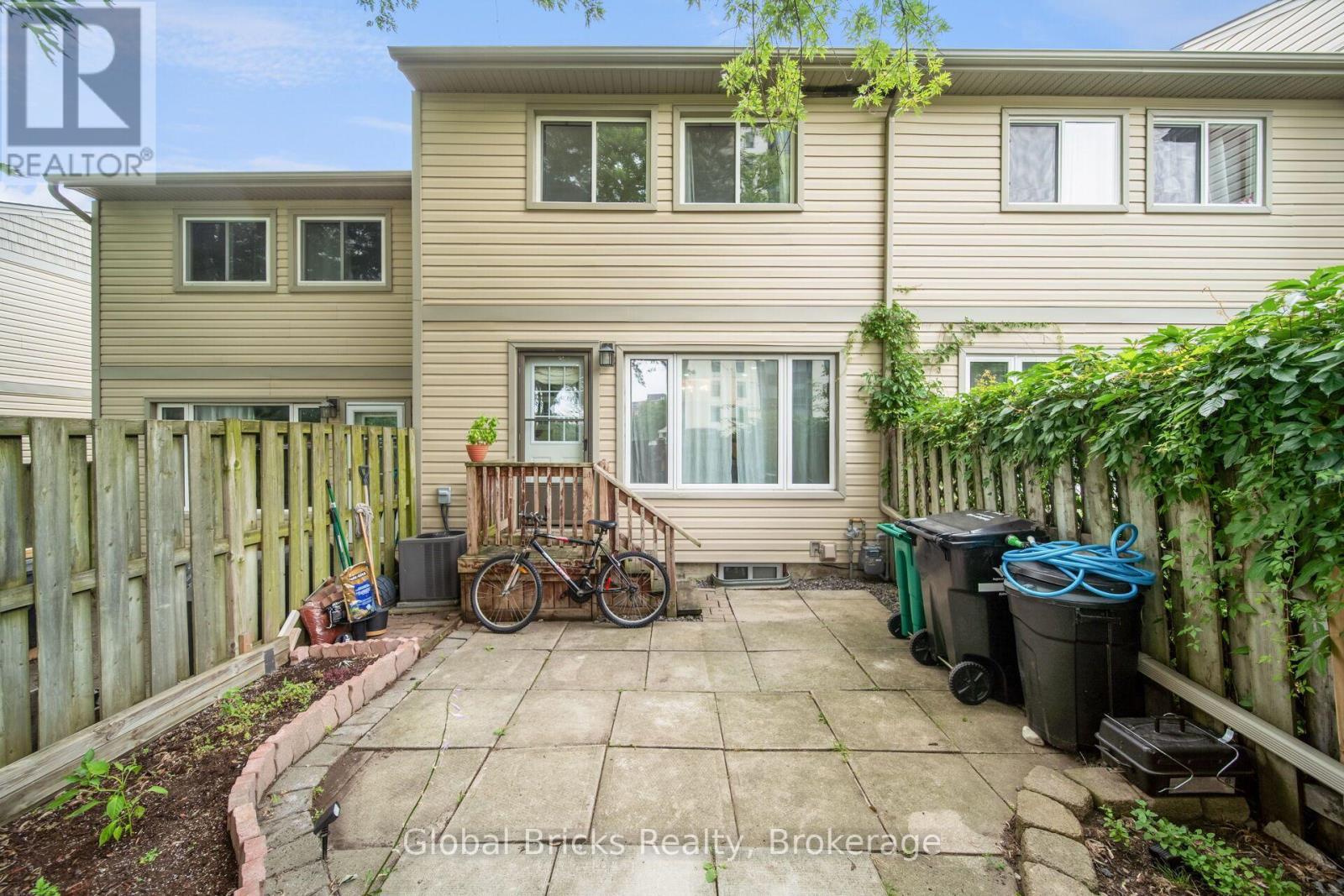 27- 15 Green Valley Drive, Kitchener, ON photo 46
