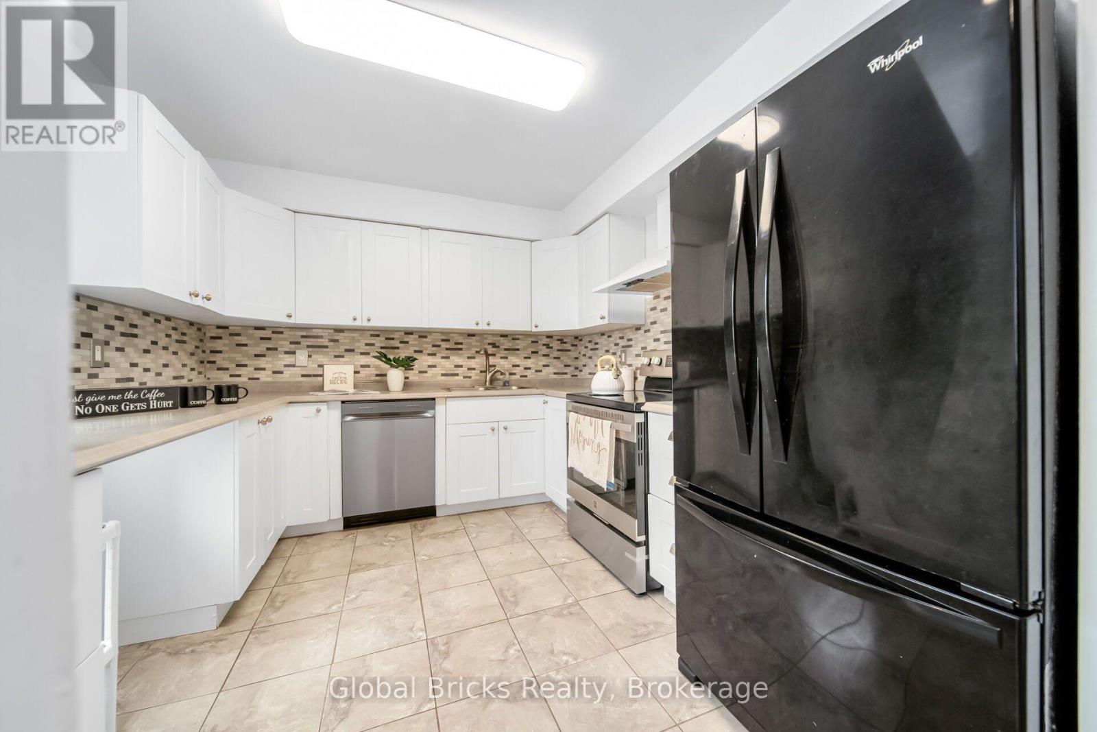 27- 15 Green Valley Drive, Kitchener, ON photo 8