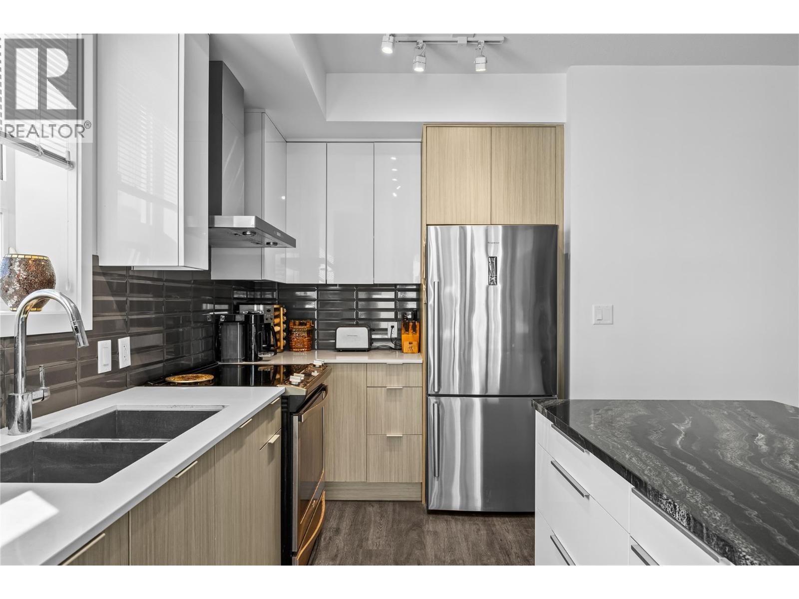 #PH 18 1770 Richter Street - 9