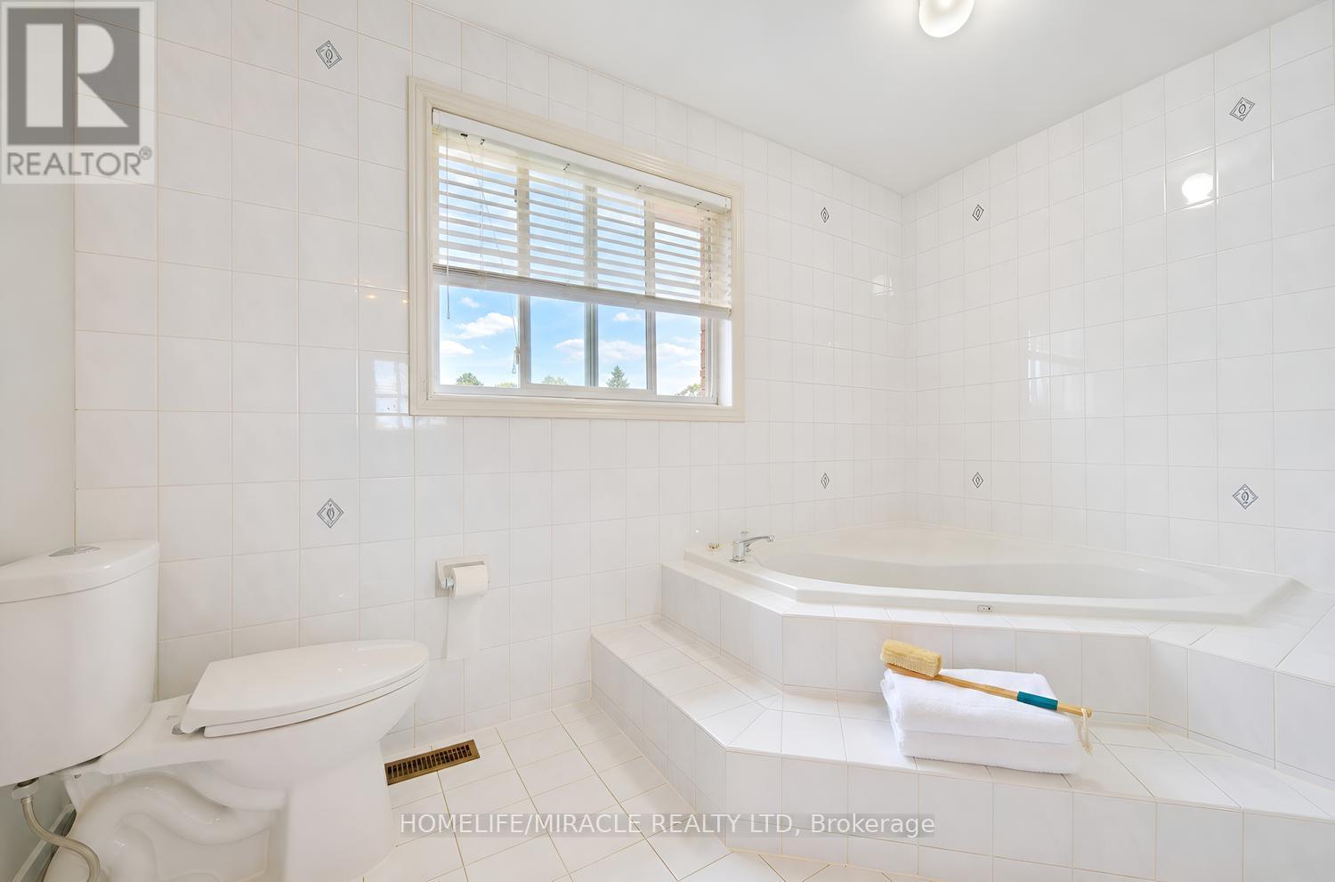 18 Hartwell Gate, Brampton, ON photo 38