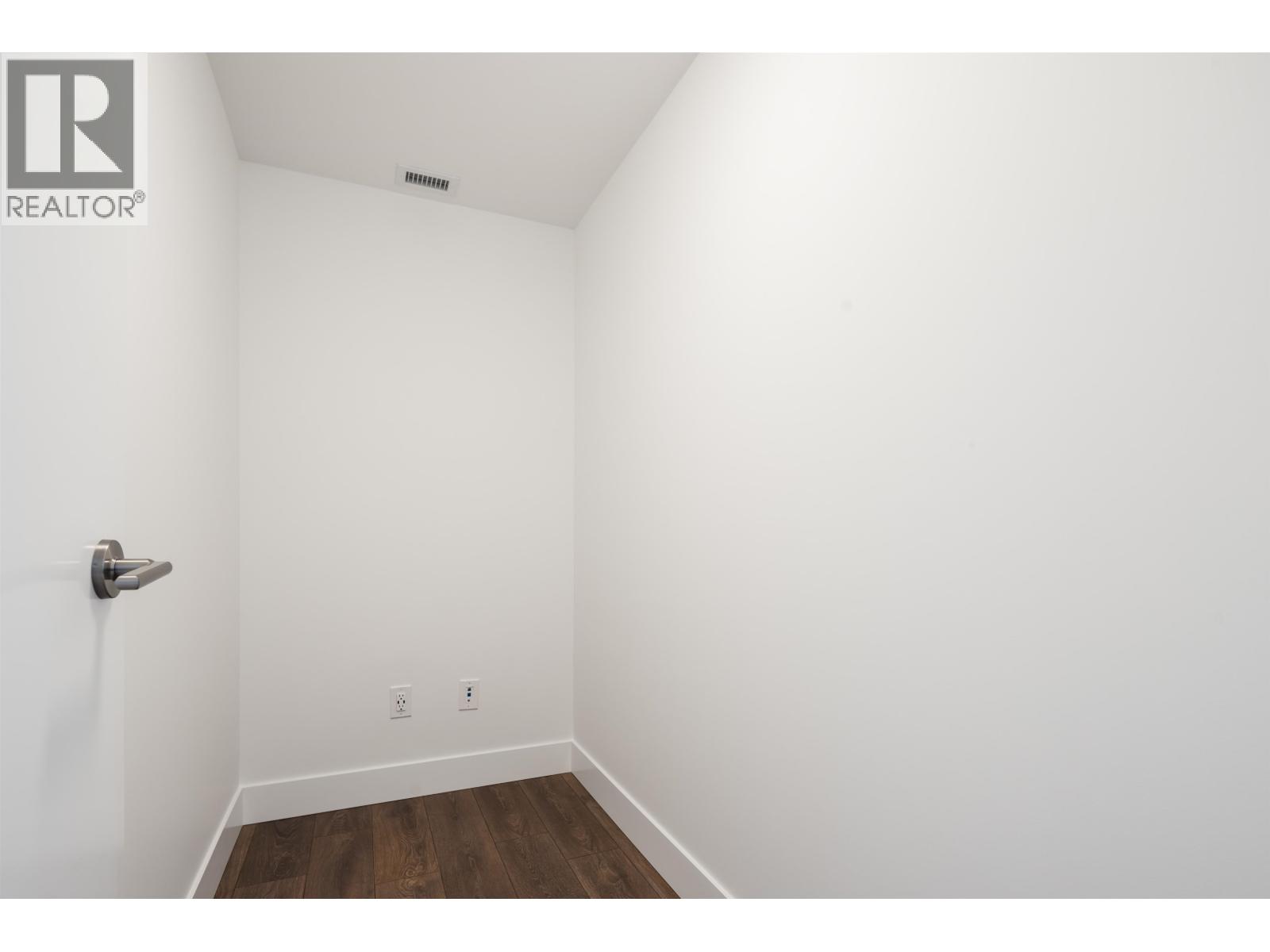 Photo of 1005 4711 HAZEL STREET 16