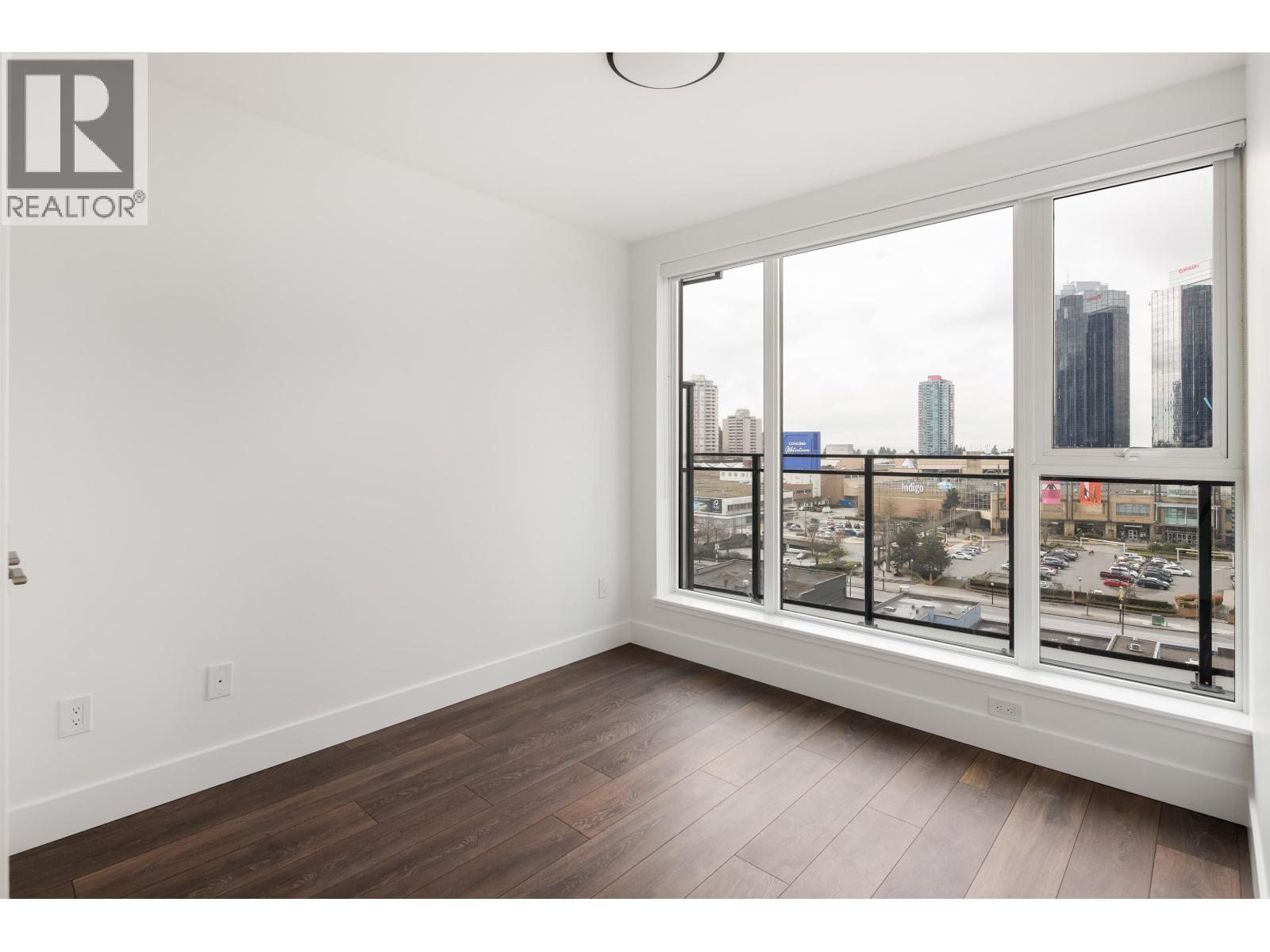 Photo of 1005 4711 HAZEL STREET 14