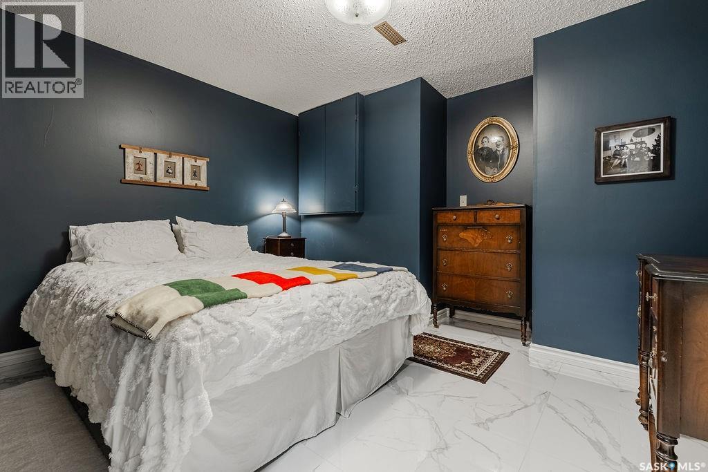 222 Gathercole CRESCENT - Image 40