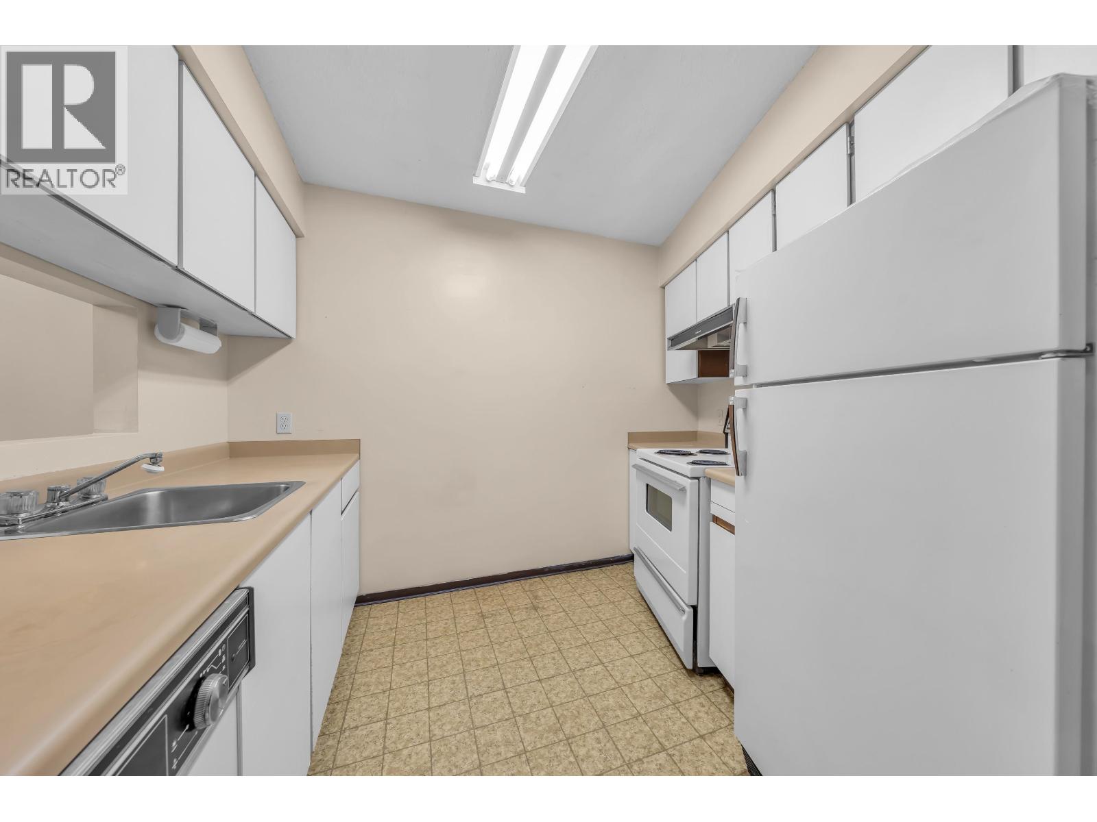 Photo of 110 2222 PRINCE EDWARD STREET 23