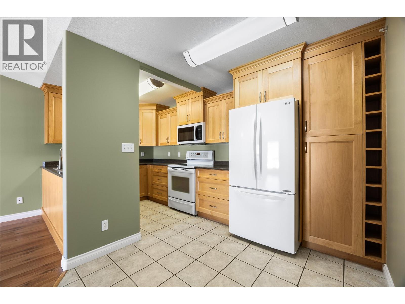 #407 683 Victoria Street - Image 5