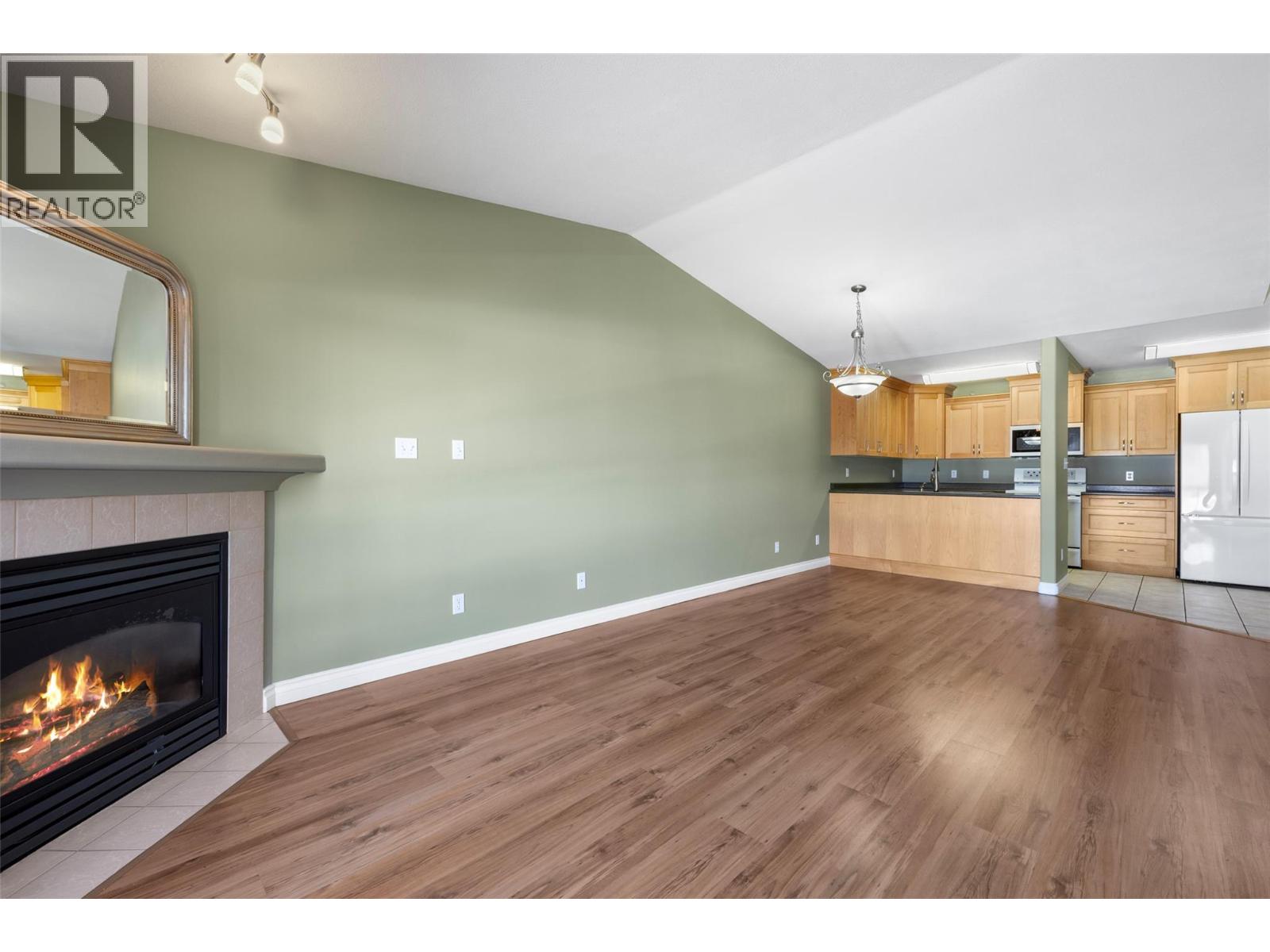 #407 683 Victoria Street - Image 9