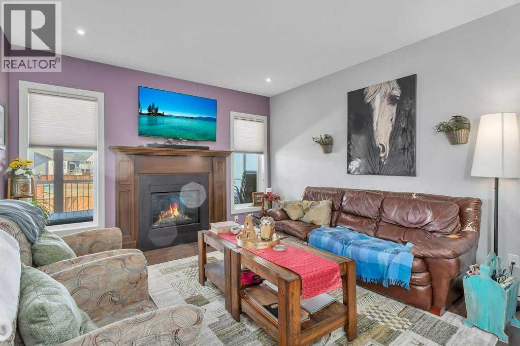 Listing photo – 37 Coachill Street, Blackfalds