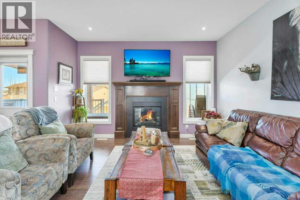 Listing photo – 37 Coachill Street, Blackfalds