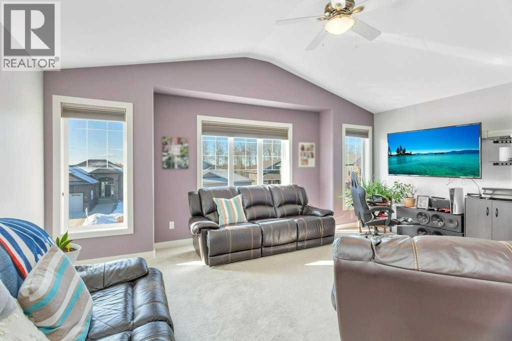 Listing photo – 37 Coachill Street, Blackfalds