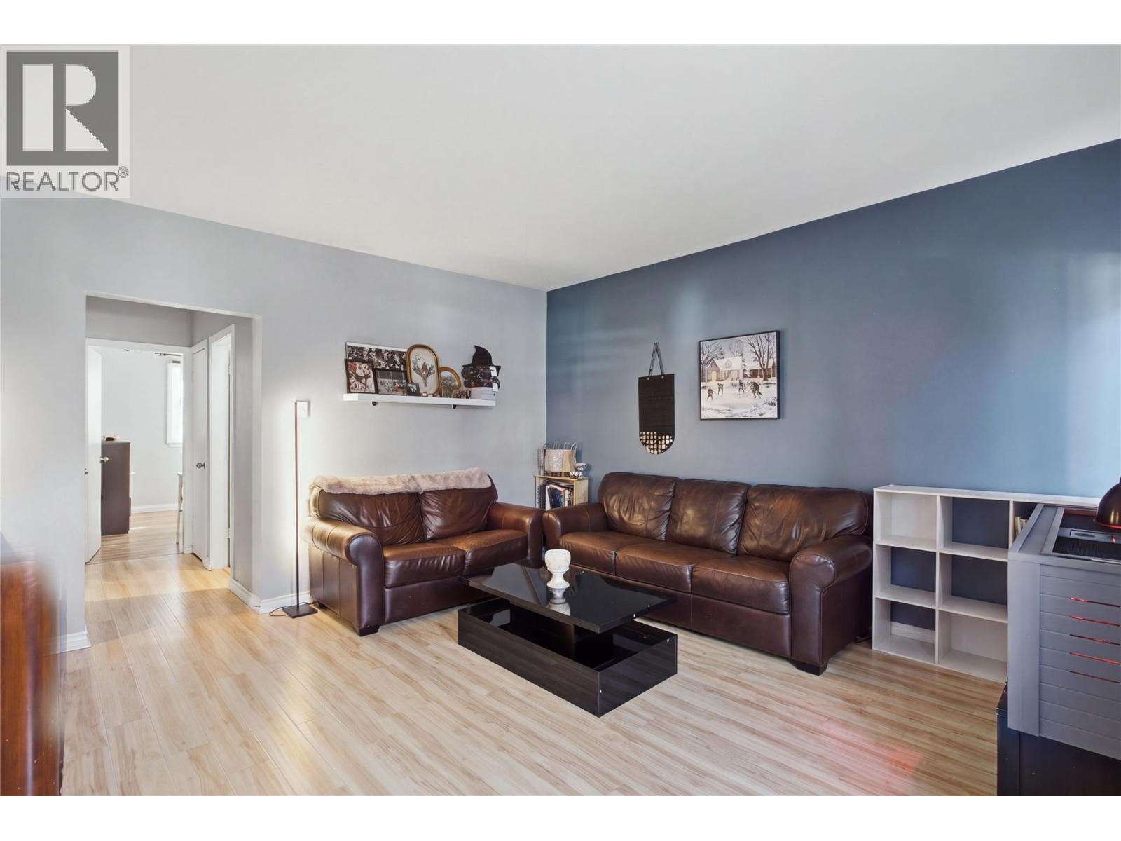2231/2233 Valleyview Drive - 32