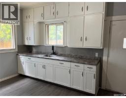 Kitchen - 704 West Avenue, Kamsack, SK S0A1S0 Photo 8