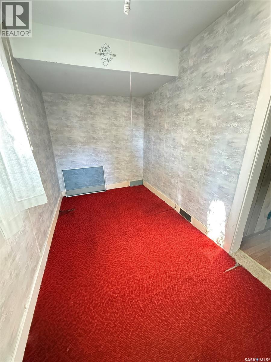 713 Healy AVENUE, Radville — photo 2