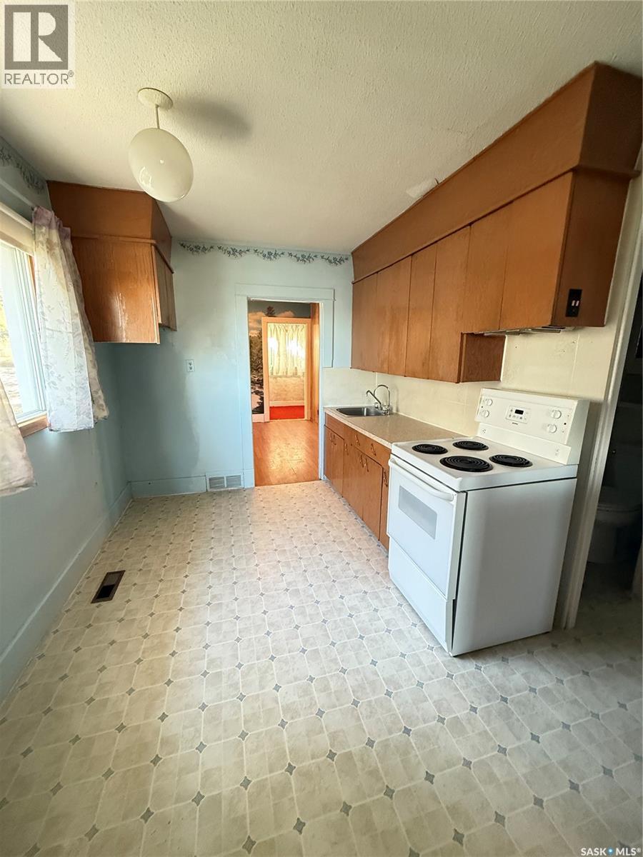 713 Healy AVENUE, Radville — photo 8