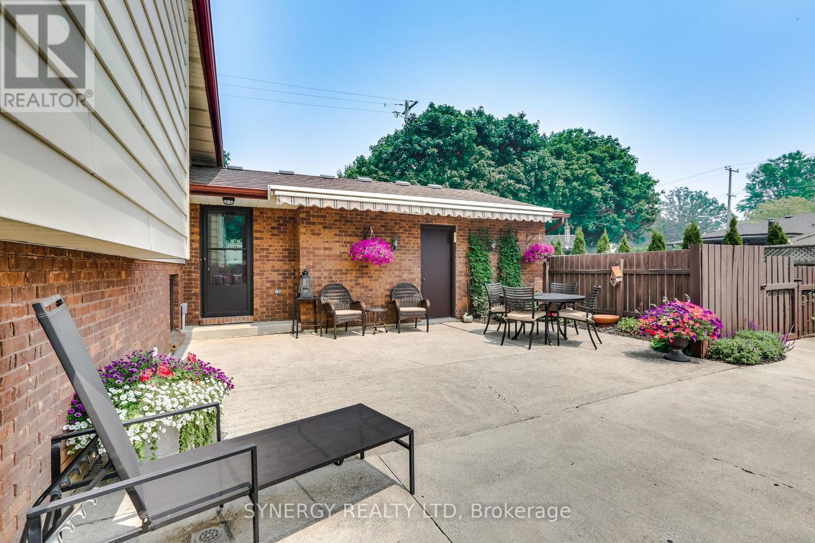 456 SAULSBURY STREET - 6
