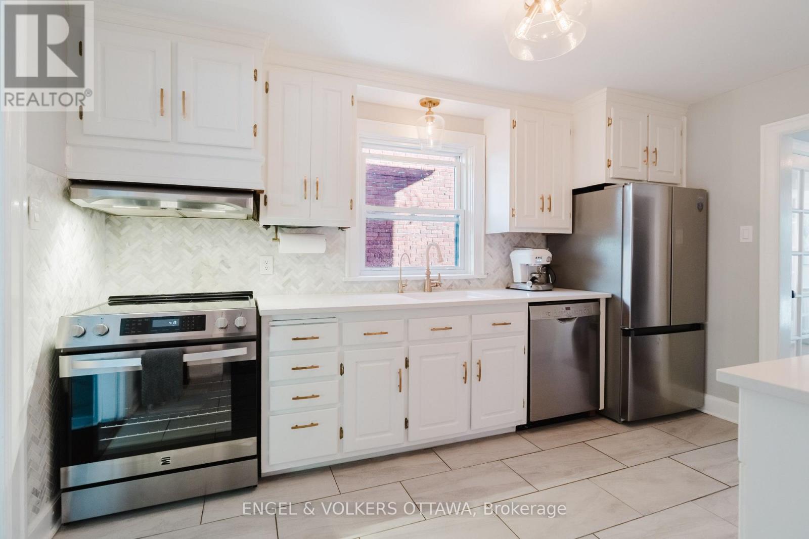 198 STANLEY AVENUE - 20