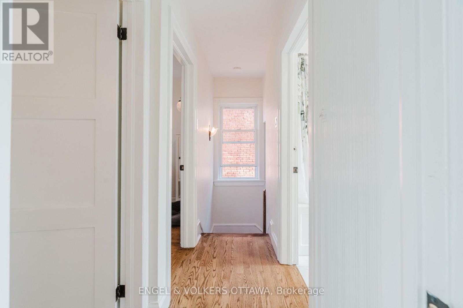 198 STANLEY AVENUE - 25