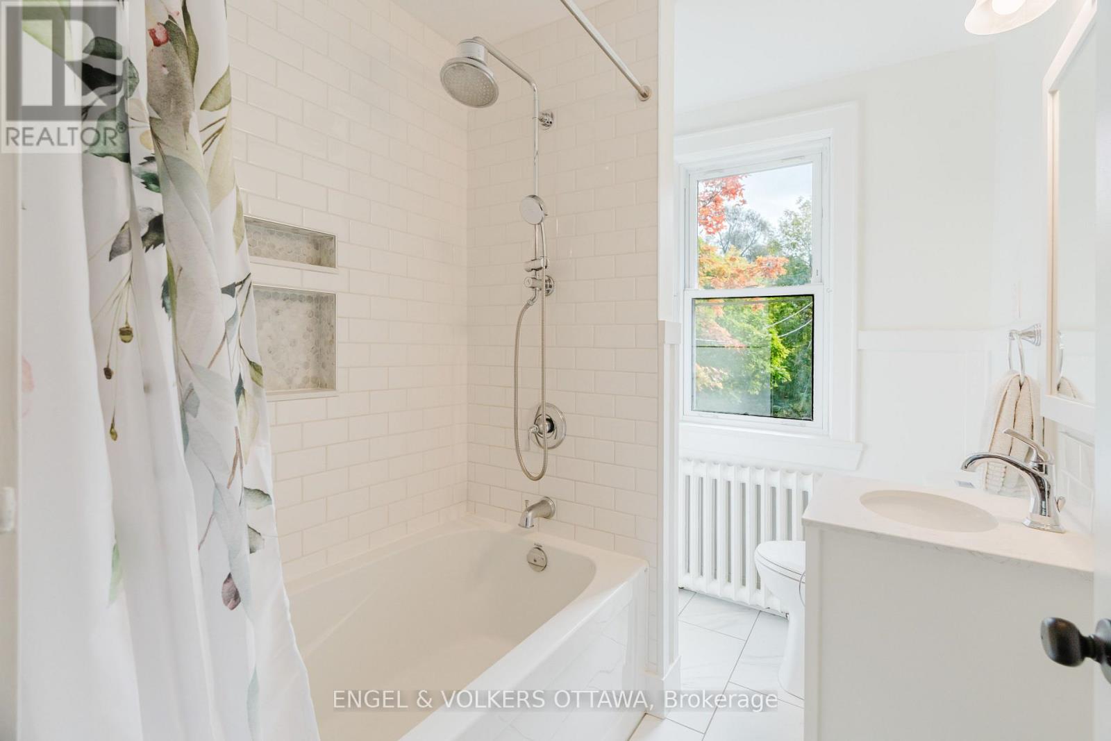 198 STANLEY AVENUE - 26
