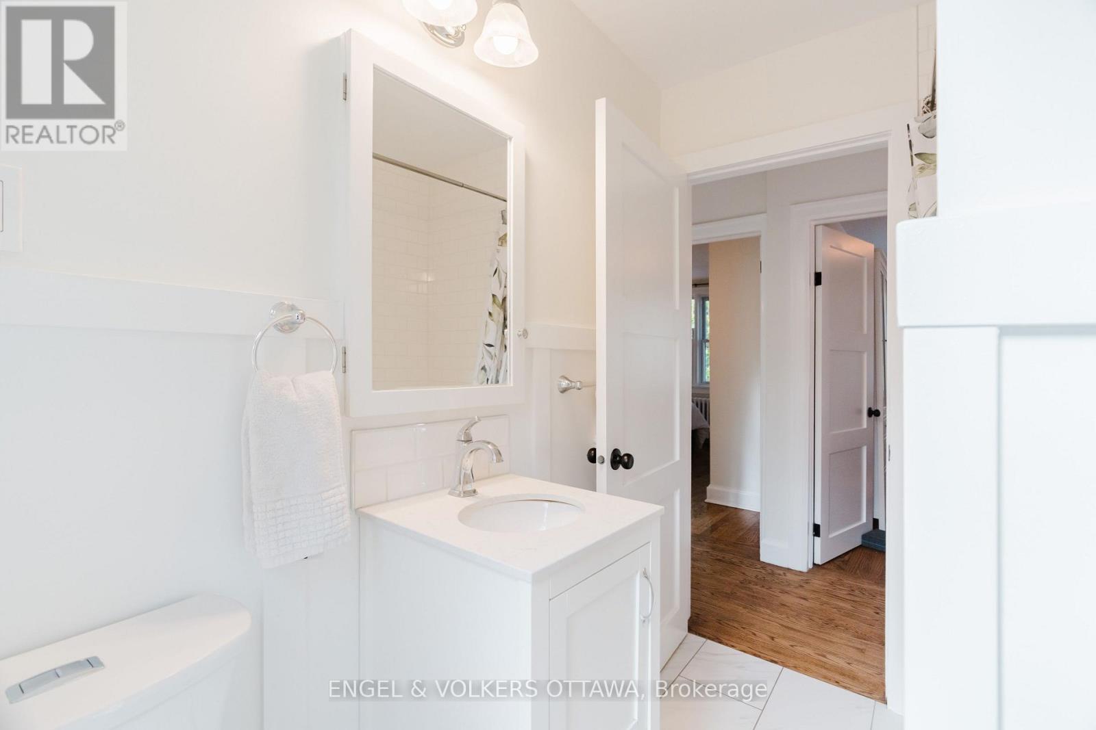 198 STANLEY AVENUE - 28