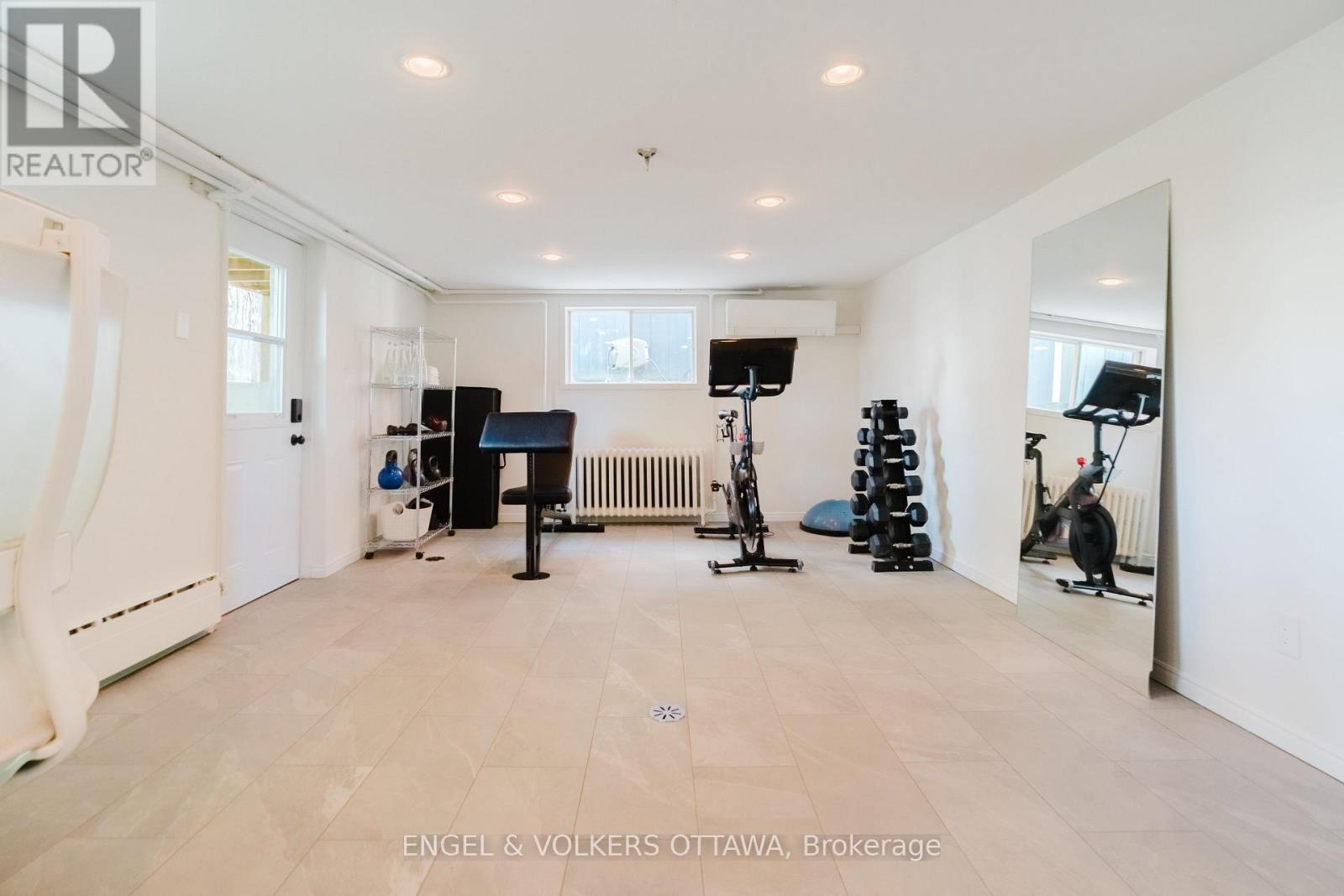 198 STANLEY AVENUE - 42