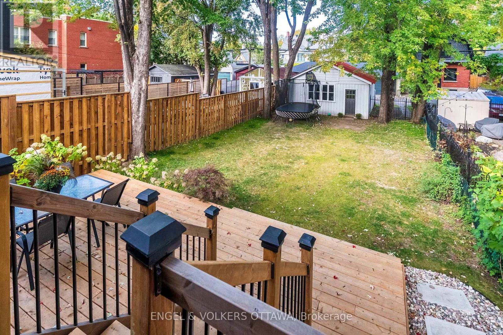 198 STANLEY AVENUE - 47
