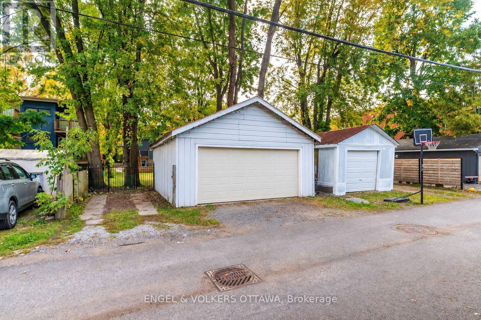 198 STANLEY AVENUE - 48