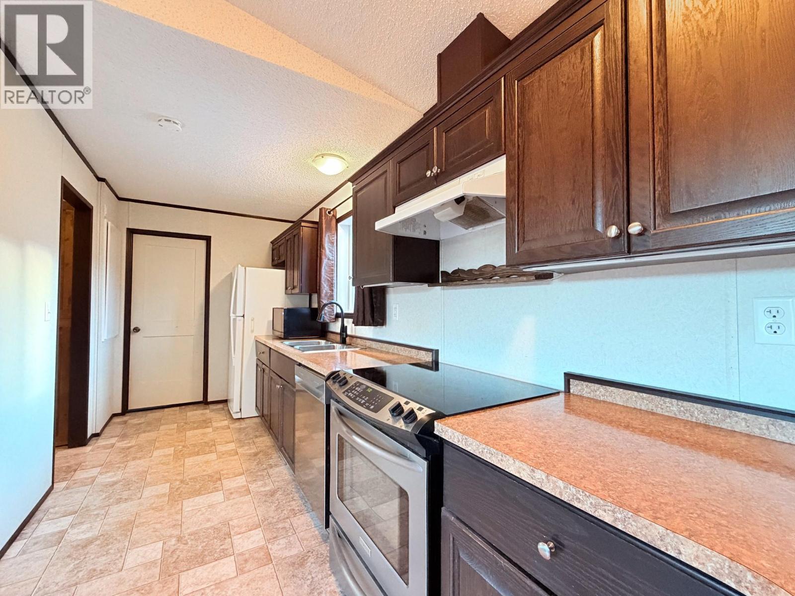 4821 CRESCENTWOOD Drive - 5