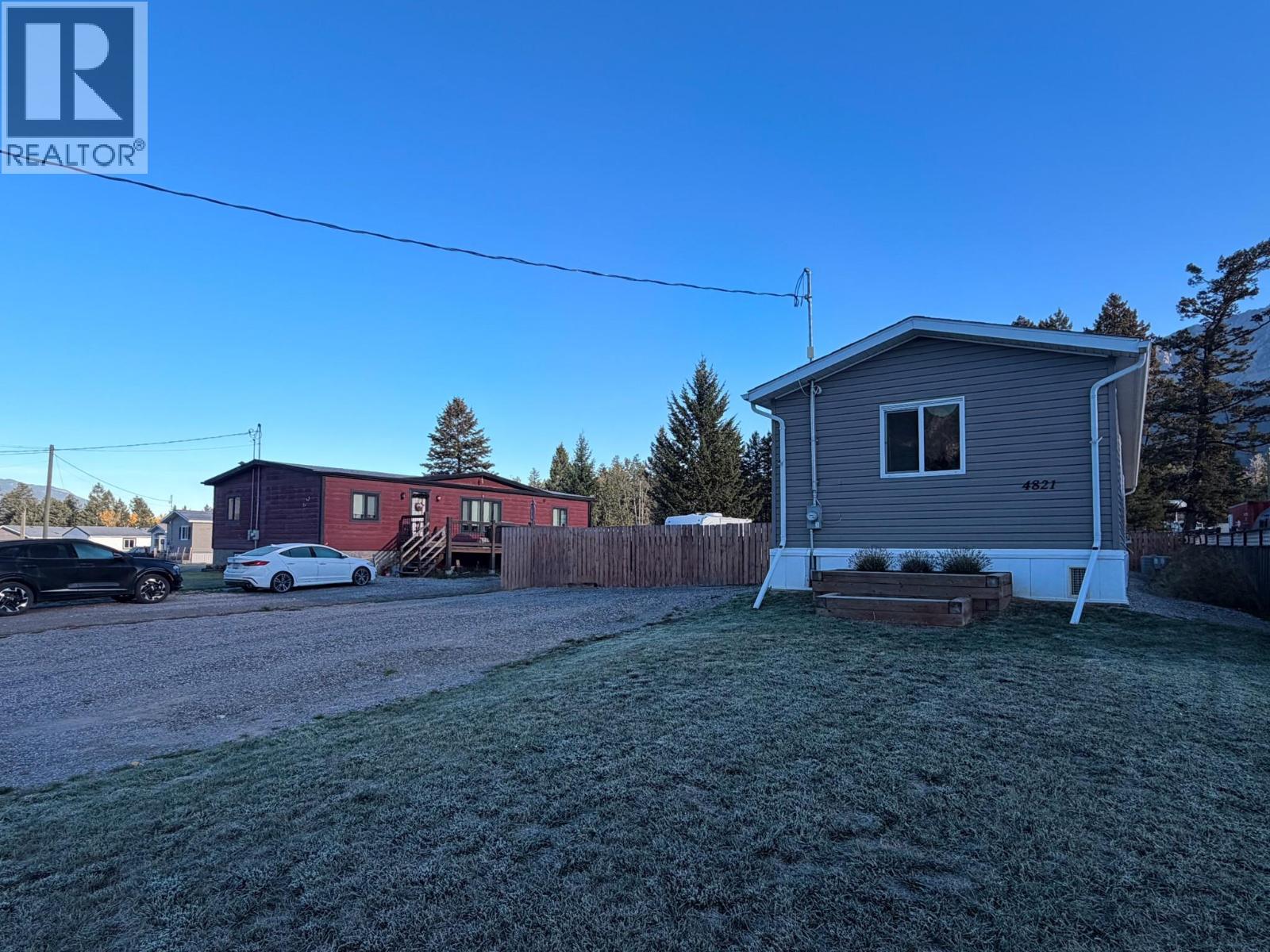4821 CRESCENTWOOD Drive - 2