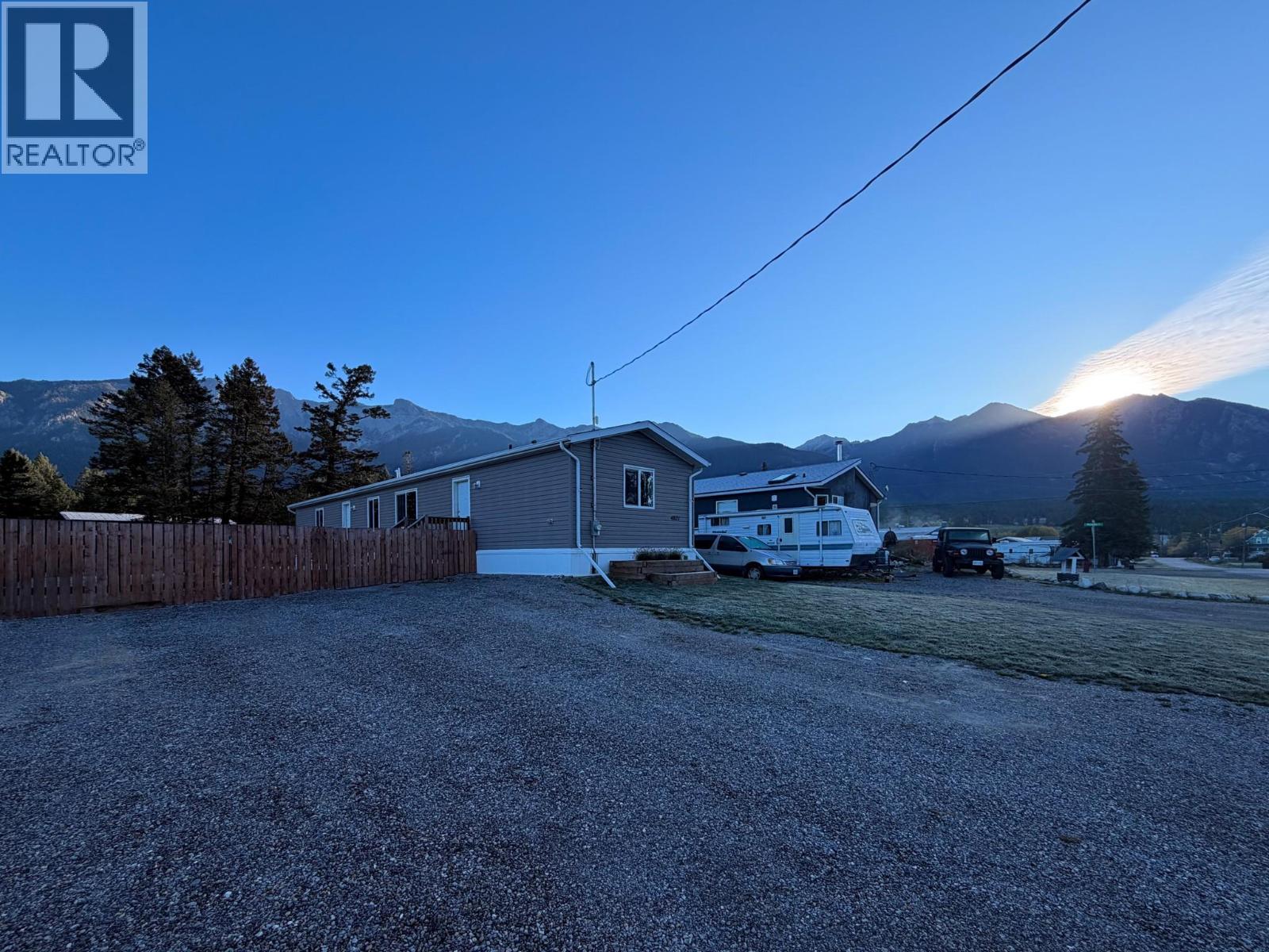 4821 CRESCENTWOOD Drive - 3