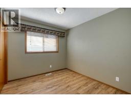 31 Riverside Place, Cochrane, AB T4C1J6 Photo 17