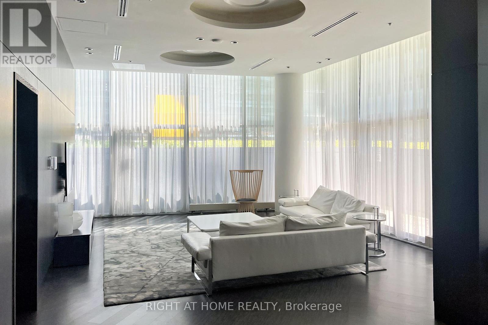 #708 14 YORK STREET - Image 28