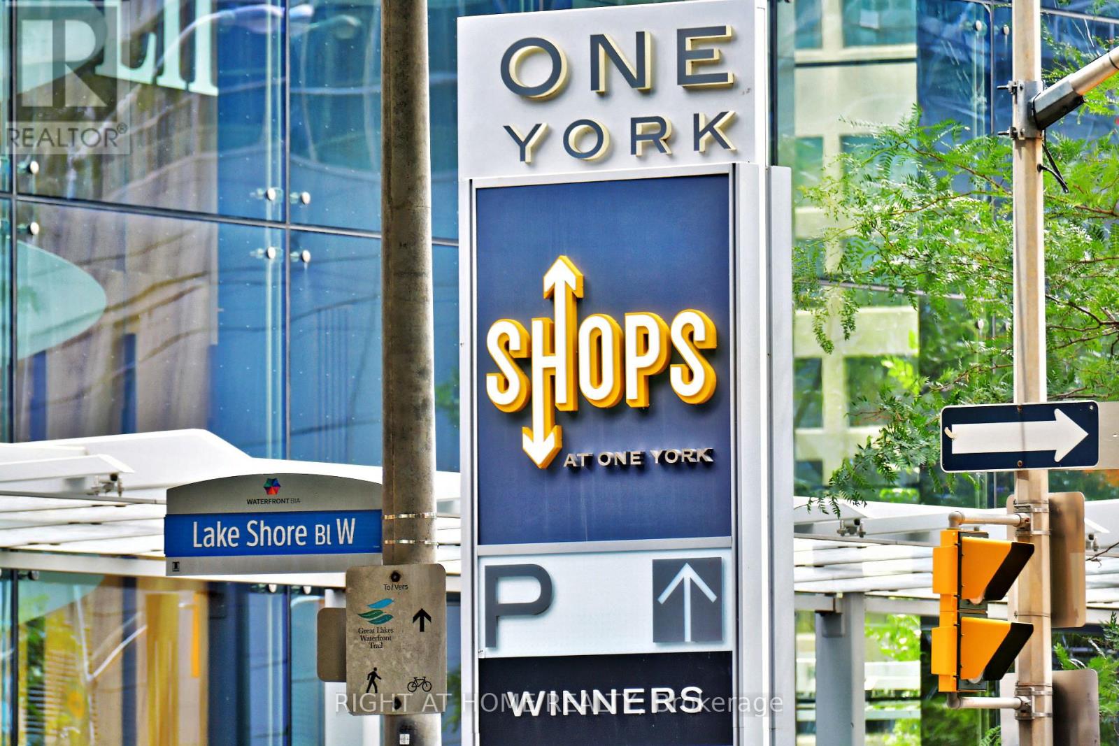 #708 14 YORK STREET - Image 32