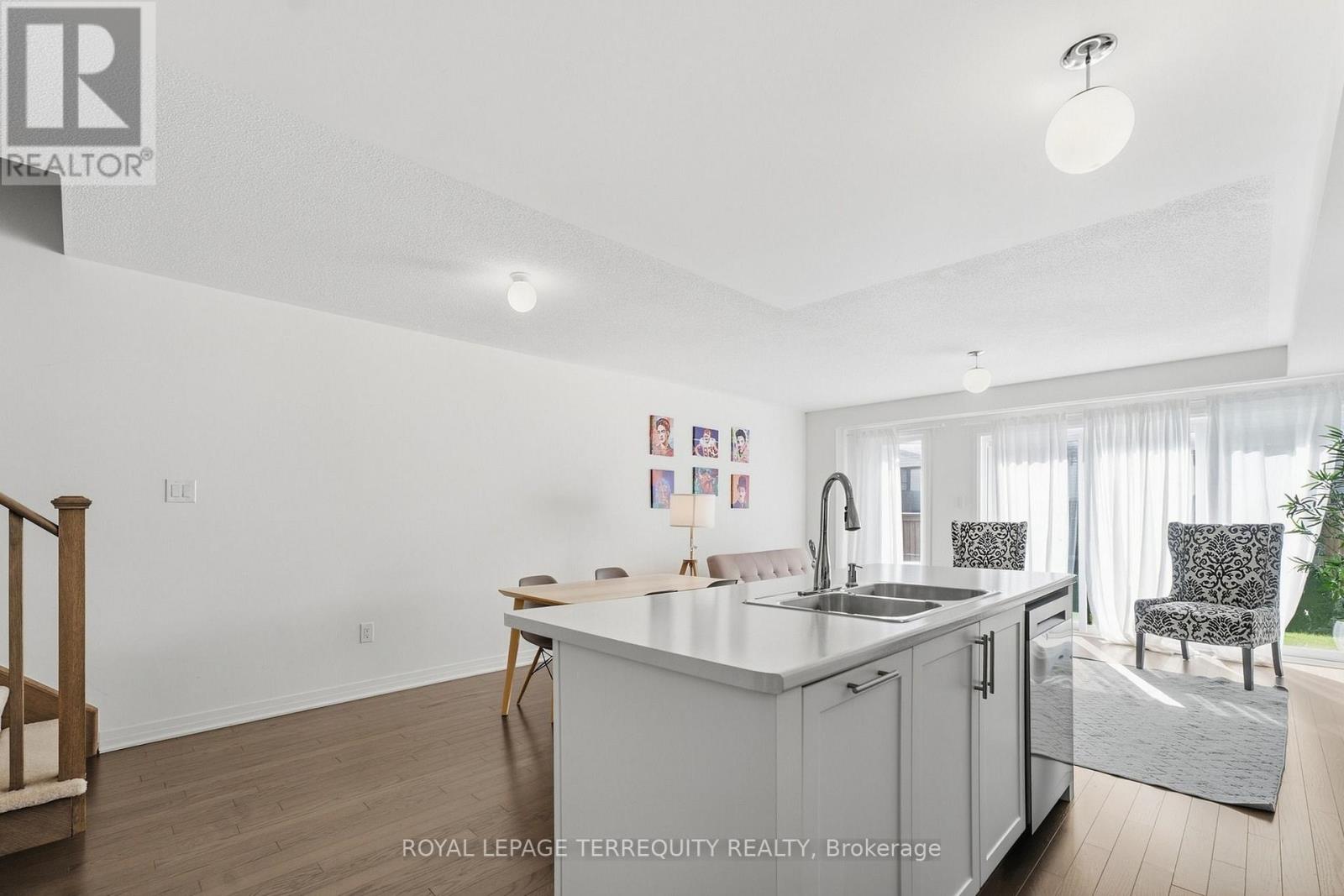 129 SAILORS LANDING - 8