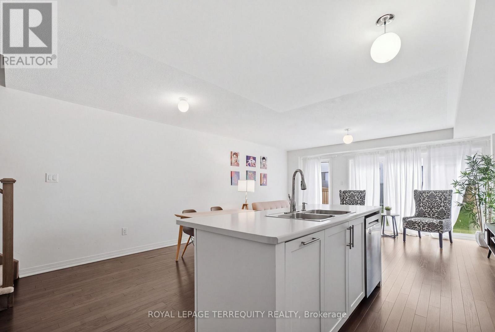 129 SAILORS LANDING, Clarington (Bowmanville) — photo 9