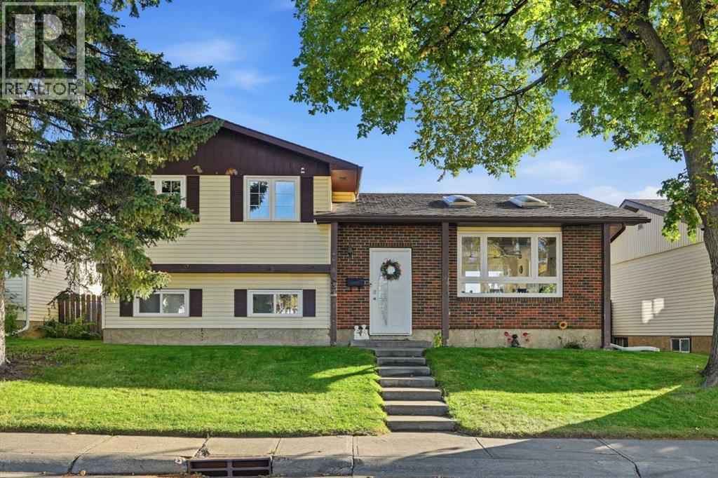 4615 31 Avenue NE - 1