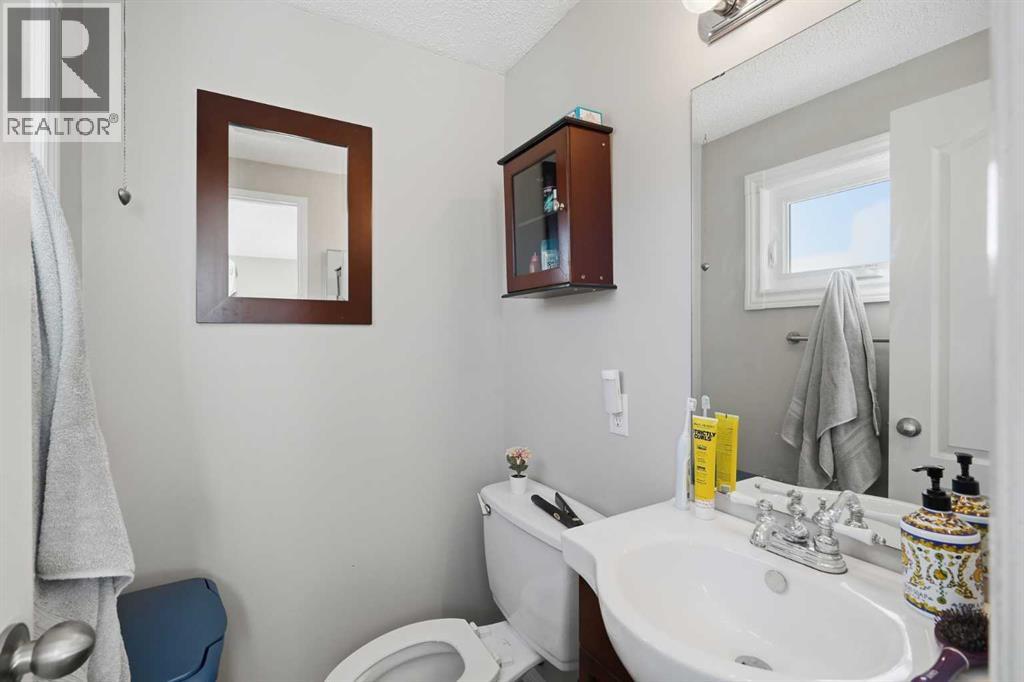 4615 31 Avenue NE - 22